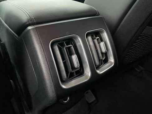 Used 2025 Kia Sorento S image 28