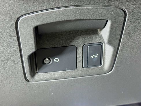 Used 2023 Land Rover Range Rover Velar HST image 10