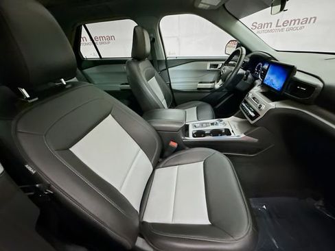 Used 2023 Ford Explorer XLT w/ Equipment Group 202A image 29