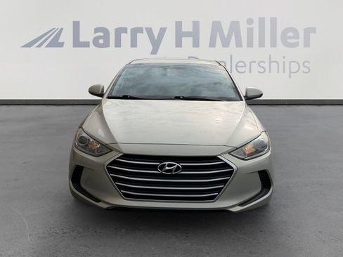 Used 2017 Hyundai Elantra SE image 8