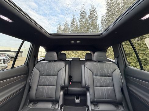 New 2026 Buick Enclave Avenir w/ Super Cruise Package image 3