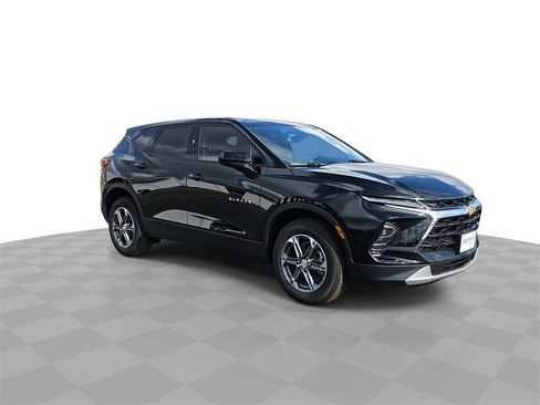 New 2025 Chevrolet Blazer LT w/ Driver Confidence Package image 2