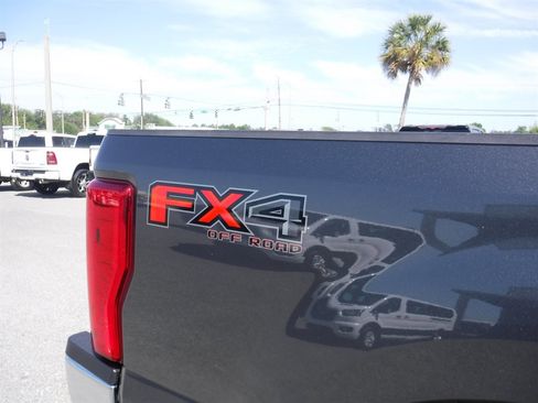 Used 2017 Ford F350 Lariat w/ Chrome Package image 5