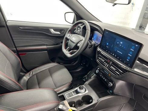 Used 2023 Ford Escape ST-Line AWD/4WD image 23