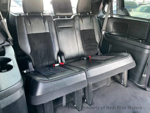 Used 2016 Dodge Grand Caravan SXT image 14