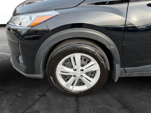 Used 2024 Nissan Kicks S image 14