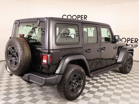 Used 2018 Jeep Wrangler Unlimited Sport AWD/4WD image 19