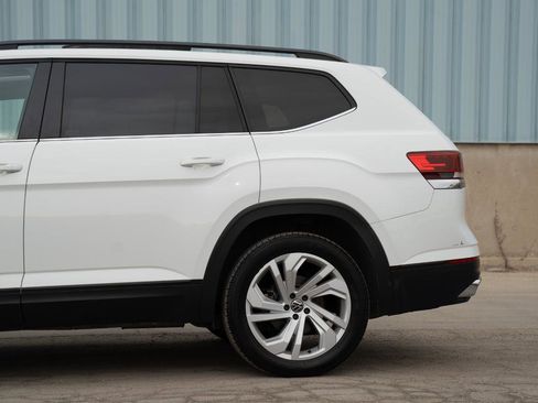 Used 2023 Volkswagen Atlas SE w/ Panoramic Sunroof Package image 8
