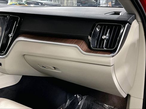 Used 2020 Volvo V60 T5 Cross Country w/ Protection Package image 19