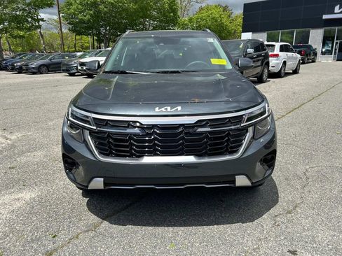 Used 2025 Kia Seltos EX w/ EX Sunroof Package image 8