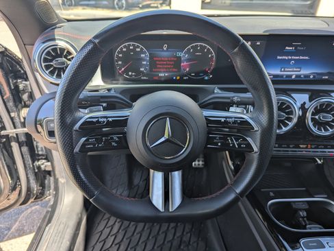 Used 2024 Mercedes-Benz CLA 250 4MATIC image 20