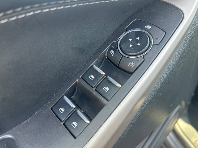 Used 2023 Ford Explorer XLT AWD/4WD image 21