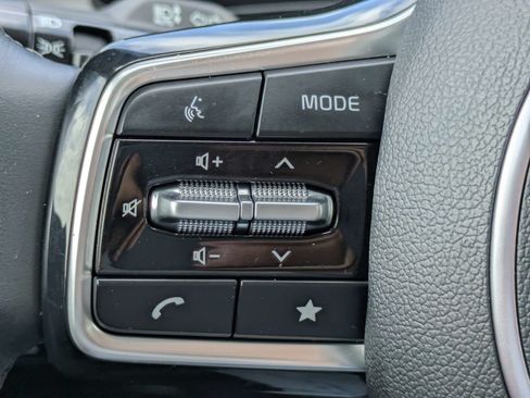 Certified 2025 Kia Sorento X-Line EX AWD/4WD image 32