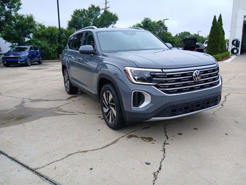 New 2026 Volkswagen Atlas SEL AWD/4WD image 1