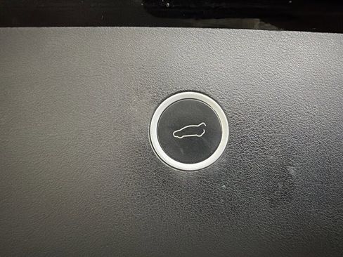 Used 2018 Tesla Model X 75D AWD/4WD image 13