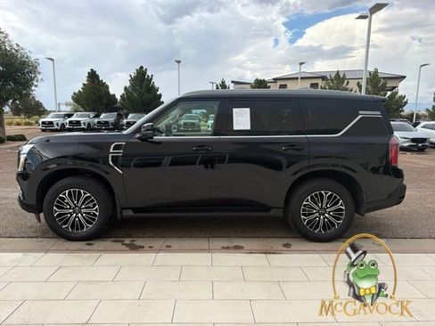Used 2025 Nissan Armada Platinum RWD image 5