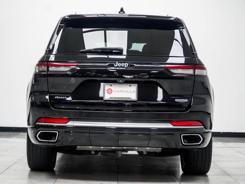Used 2023 Jeep Grand Cherokee Summit w/ Luxury Tech Group V AWD/4WD image 12