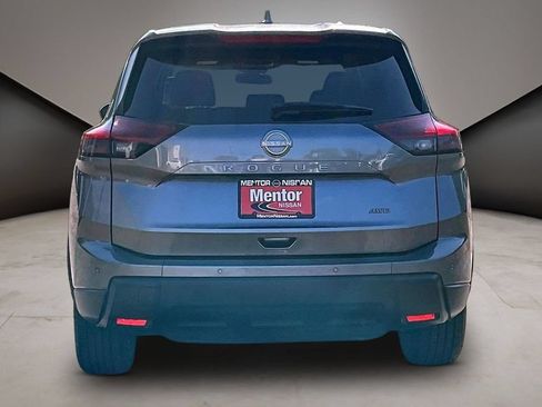Used 2025 Nissan Rogue SV AWD/4WD image 5