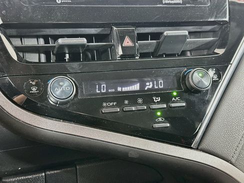 Used 2022 Toyota Camry LE FWD image 23