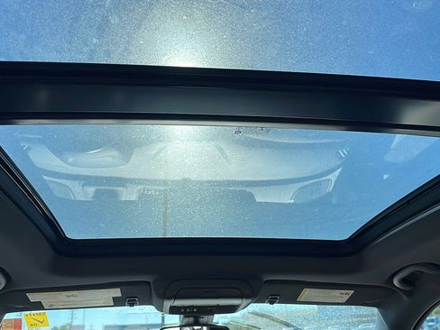 Used 2022 Chevrolet Equinox Premier image 15