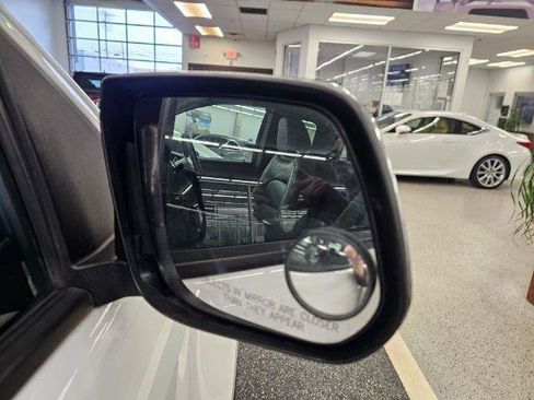 Used 2015 Chevrolet Colorado W/T image 8