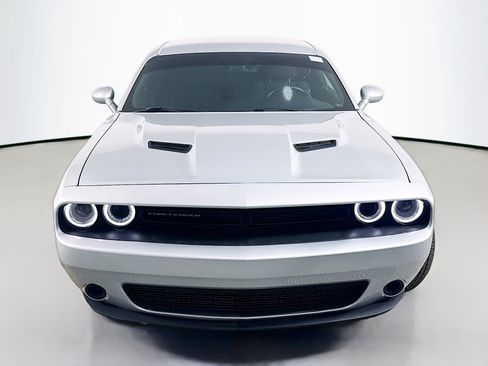Used 2021 Dodge Challenger SXT RWD image 2