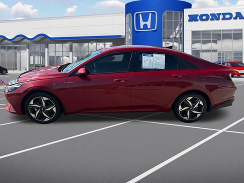 Used 2023 Hyundai Elantra SEL w/ Convenience Package FWD image 5