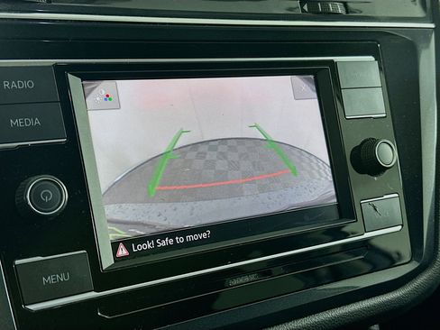 Used 2022 Volkswagen Tiguan S image 21