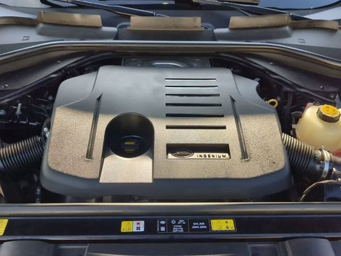 Certified 2025 Land Rover Range Rover Sport AWD/4WD image 15