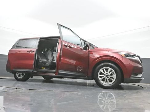 Used 2024 Kia Carnival LX FWD image 46