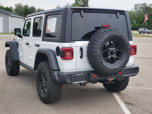 Used 2025 Jeep Wrangler Unlimited Sport AWD/4WD image 3