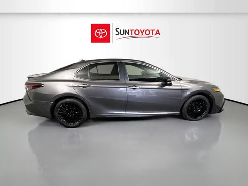 Used 2023 Toyota Camry SE image 2