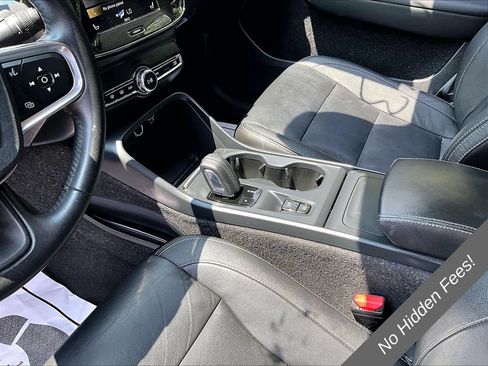 Used 2021 Volvo XC40 T4 Momentum FWD image 13