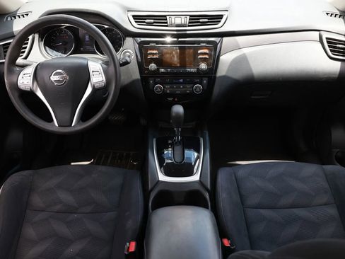 Used 2014 Nissan Rogue SV w/ SV Moonroof Package FWD image 2