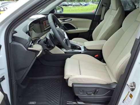 Certified 2025 Audi Q5 2.0T Premium AWD/4WD image 12
