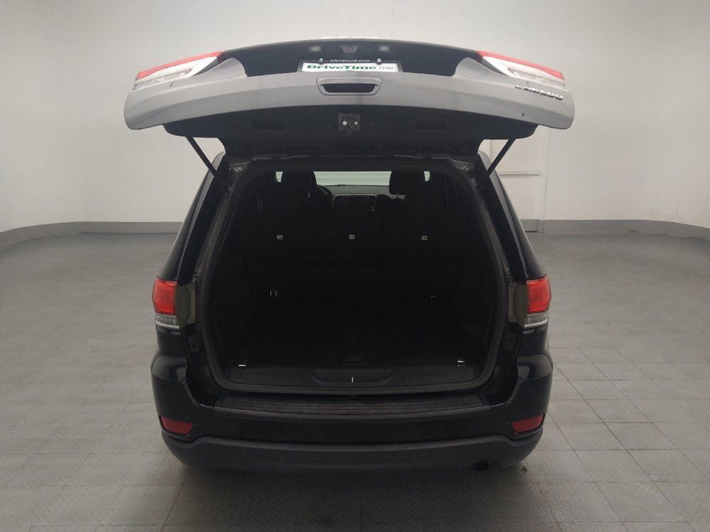 Used 2017 Jeep Grand Cherokee Laredo RWD image 29