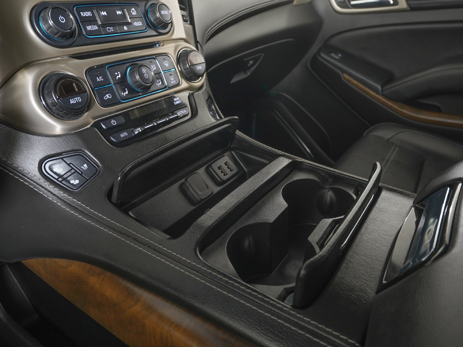 Used 2018 GMC Yukon Denali AWD/4WD image 24