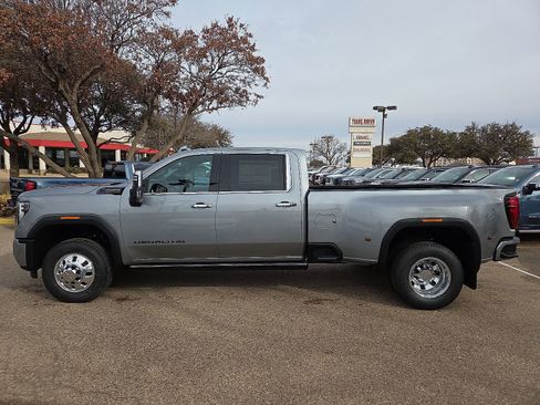 New 2026 GMC Sierra 3500 Denali Ultimate w/ LPO, Black Badging Package AWD/4WD image 2