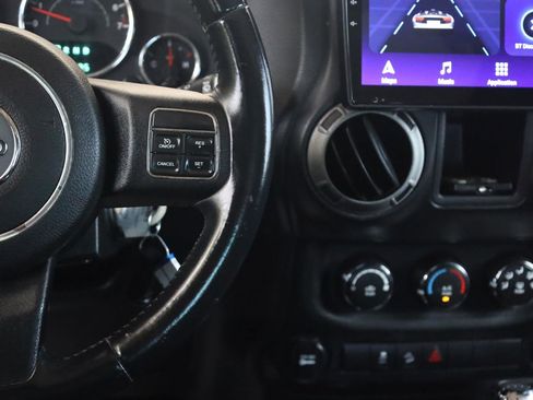 Used 2013 Jeep Wrangler Sport AWD/4WD image 23