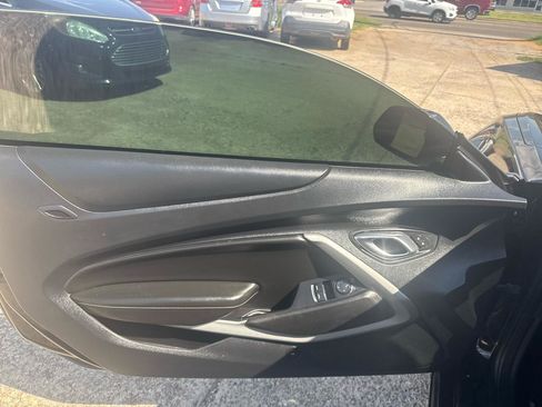 Used 2016 Chevrolet Camaro LT RWD image 10