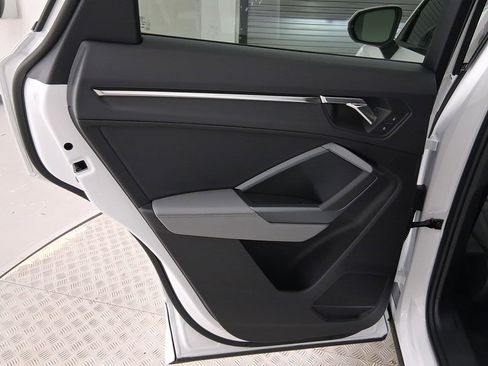 New 2025 Audi Q3 2.0T Premium image 25