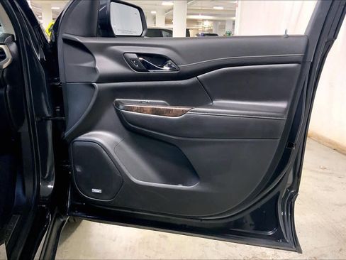 Used 2020 GMC Acadia Denali w/ Trailering Package image 23