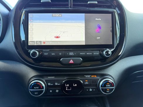 Used 2023 Kia Soul S FWD image 13