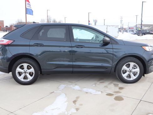 Used 2023 Ford Edge SE image 4