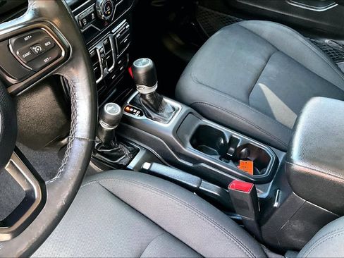 Used 2019 Jeep Wrangler Unlimited Sport S AWD/4WD image 18
