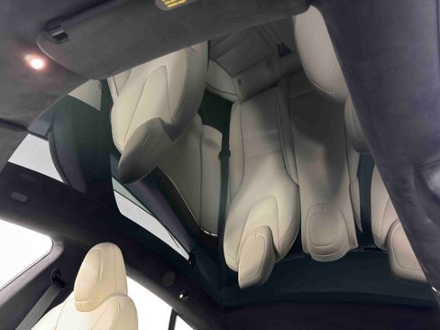 Used 2021 Tesla Model S Plaid image 12