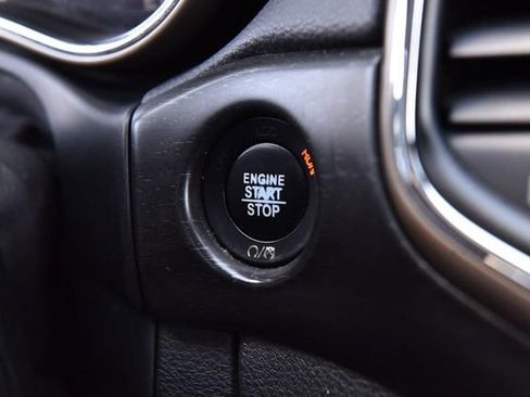 Used 2017 Jeep Grand Cherokee Laredo w/ Quick Order Package 23E image 15