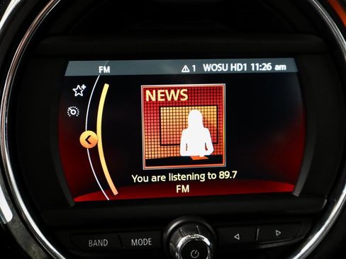 Used 2019 MINI Cooper 4-Door Hardtop w/ Signature Upholstery Package image 3