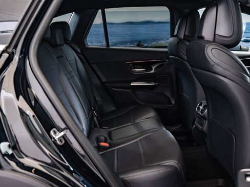 Certified 2025 Mercedes-Benz GLC 300 4MATIC image 43