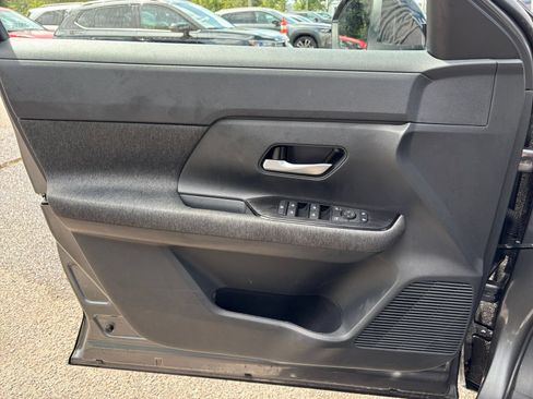 Used 2026 Nissan Kicks SV w/ Cold Weather Package FWD image 18